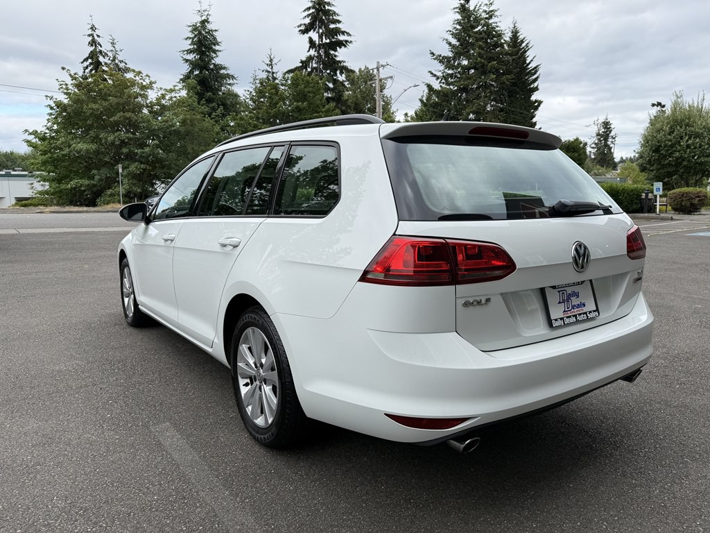 2017 Volkswagen Golf Image 8