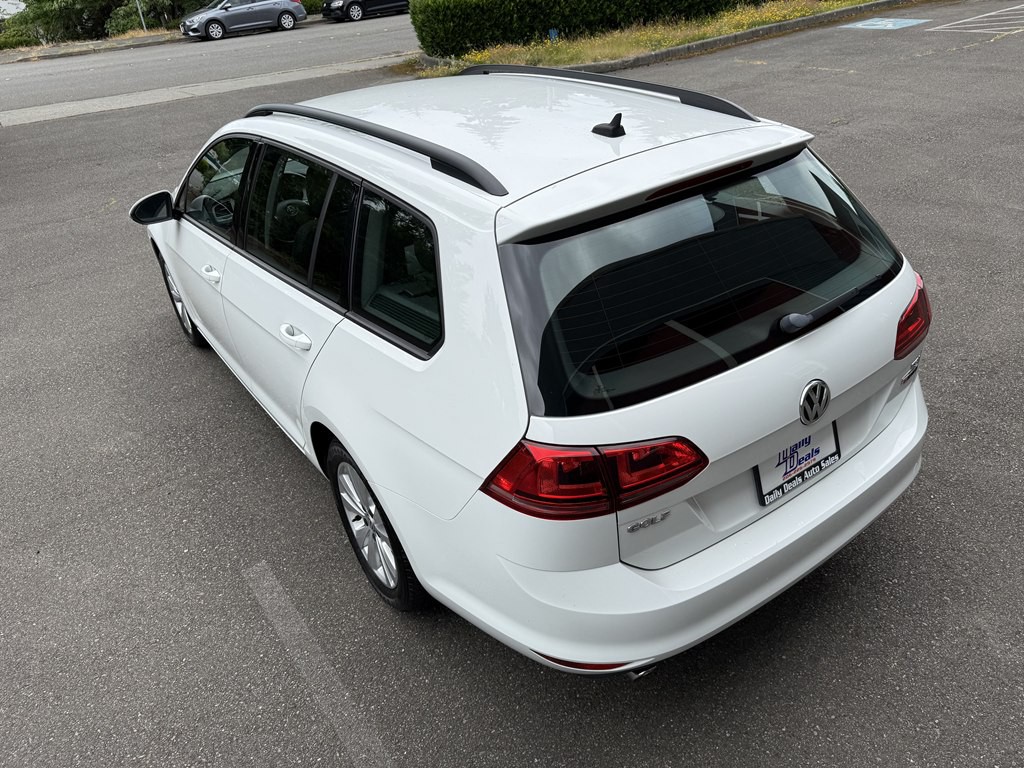 2017 Volkswagen Golf Image 9