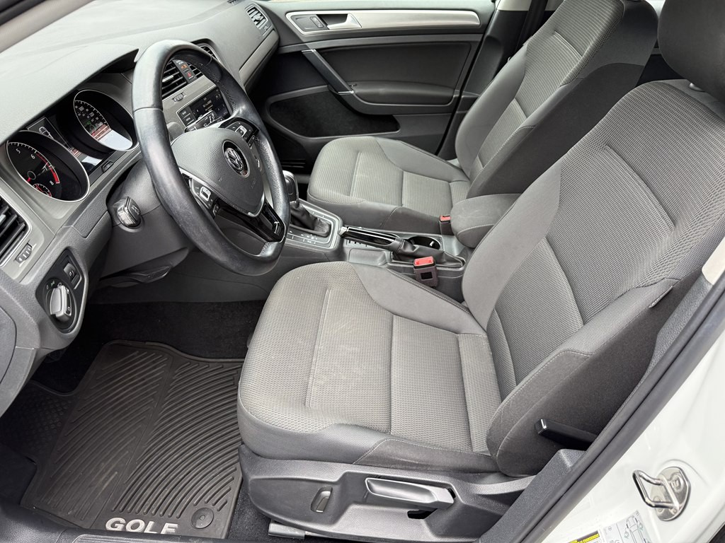2017 Volkswagen Golf Image 16
