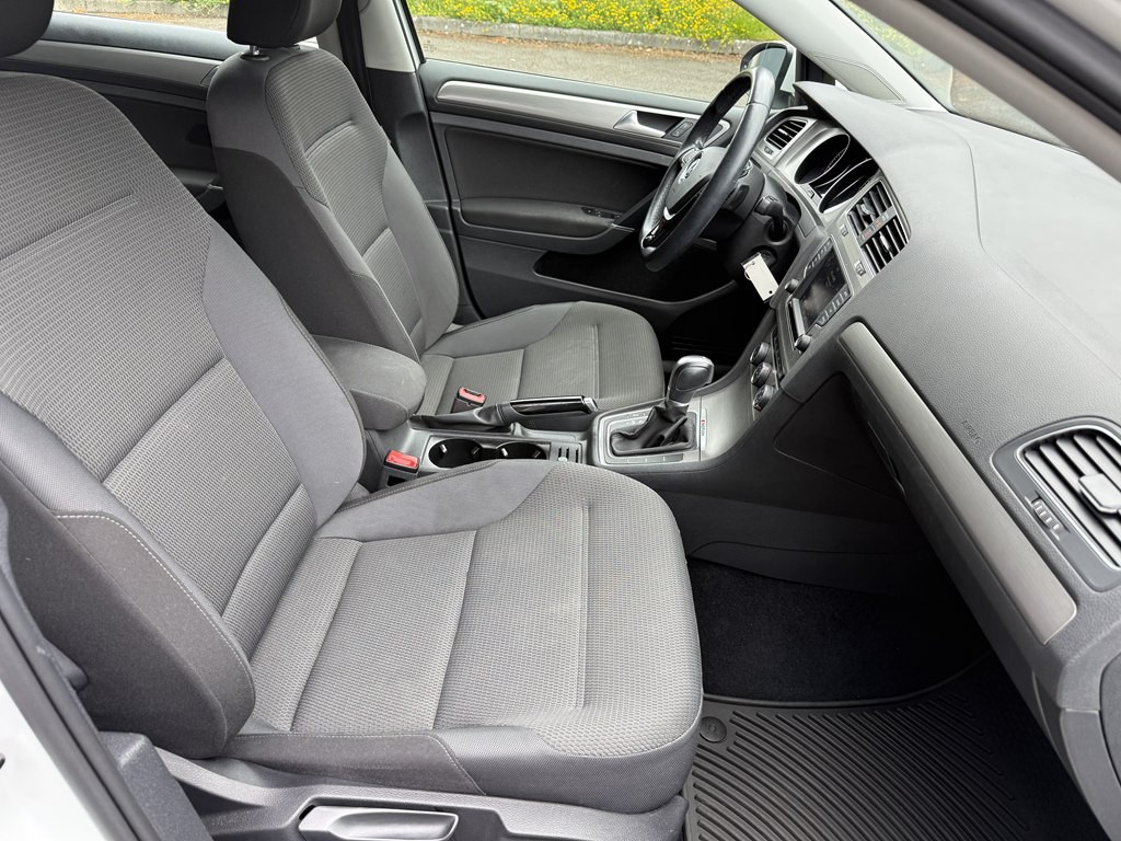 2017 Volkswagen Golf Image 18