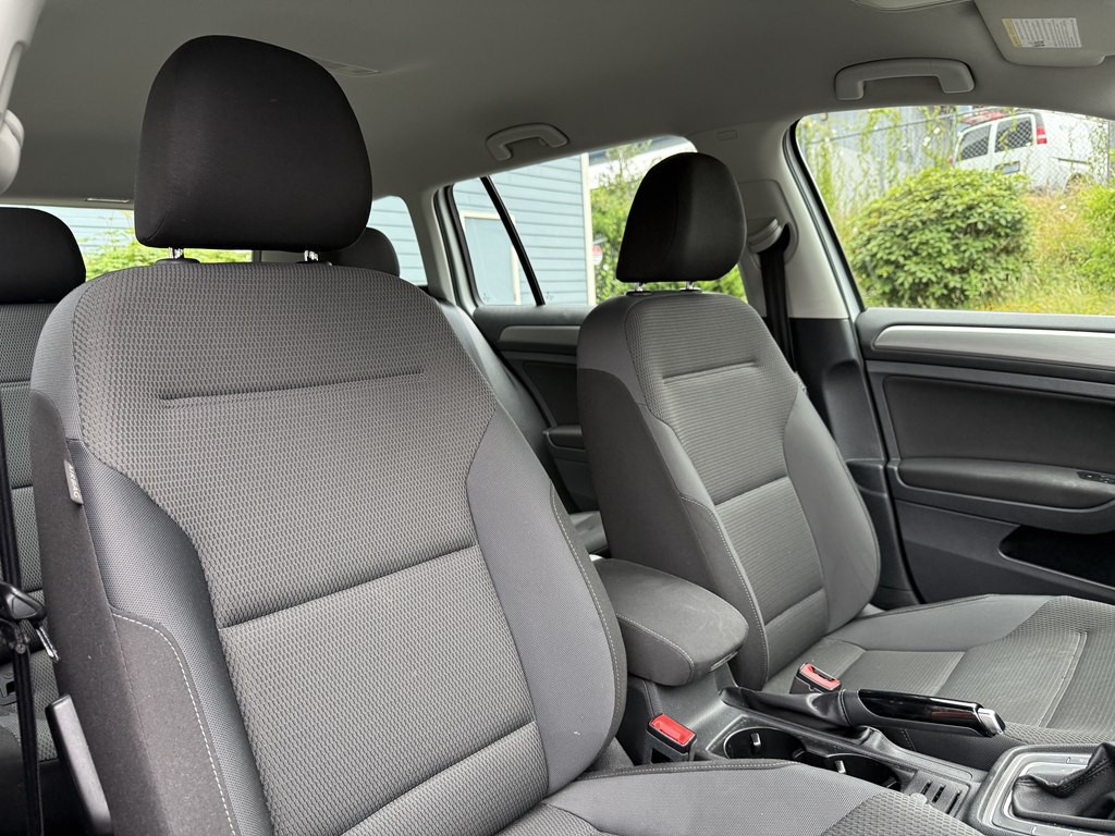 2017 Volkswagen Golf Image 19