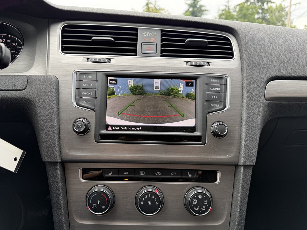 2017 Volkswagen Golf Image 23