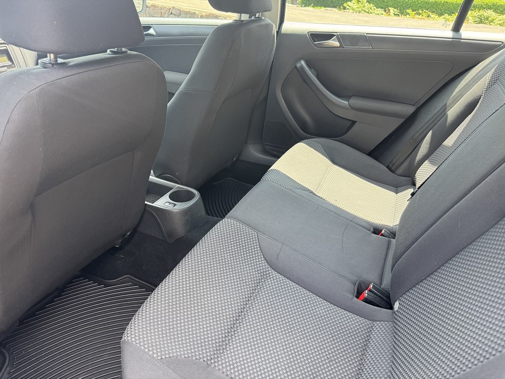 2011 Volkswagen Jetta Image 12