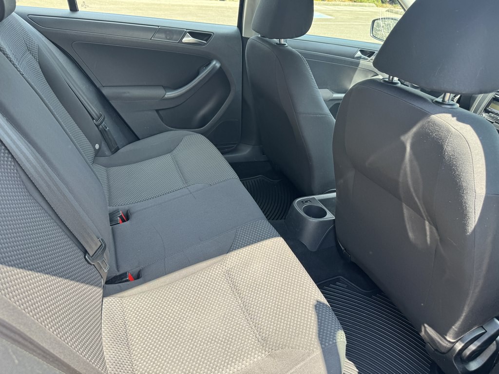 2011 Volkswagen Jetta Image 16