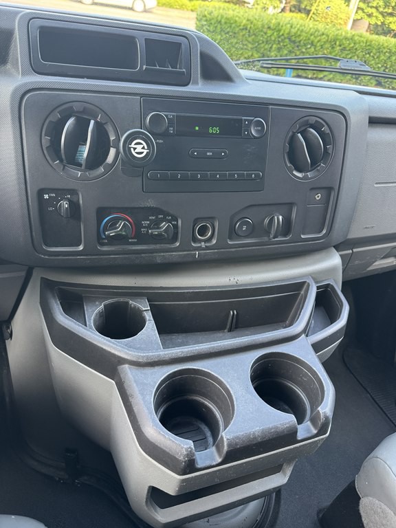 2013 Ford Econoline Image 19