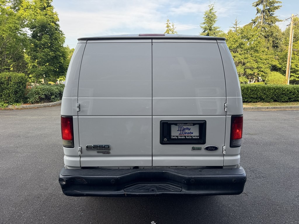 2013 Ford Econoline Image 8