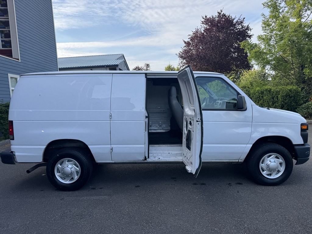 2013 Ford Econoline Image 10