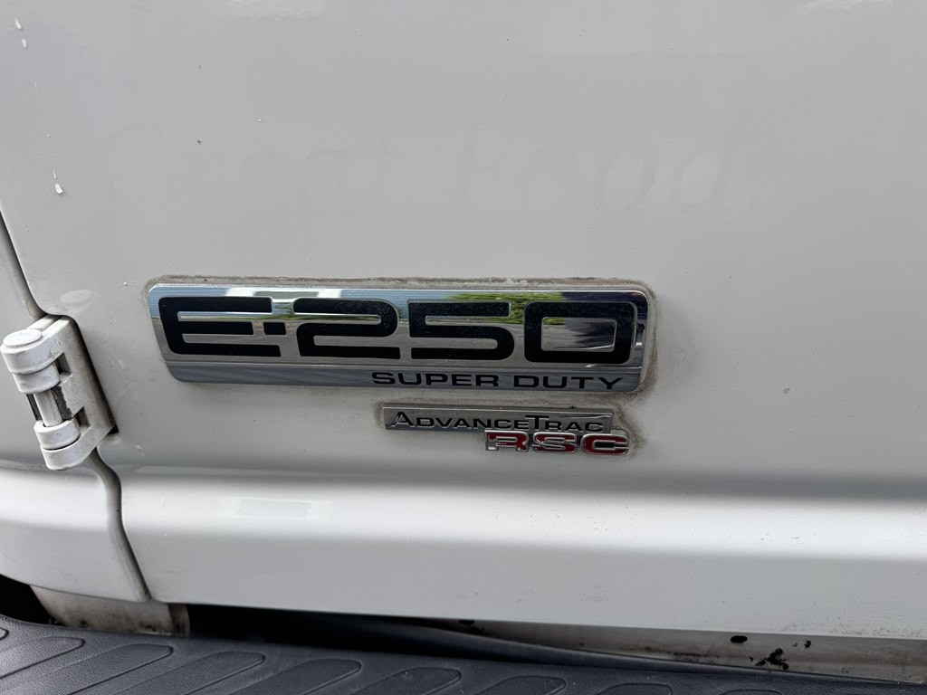 2013 Ford Econoline Image 11