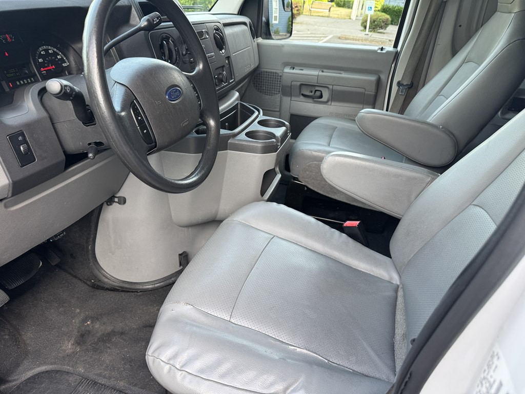 2013 Ford Econoline Image 13