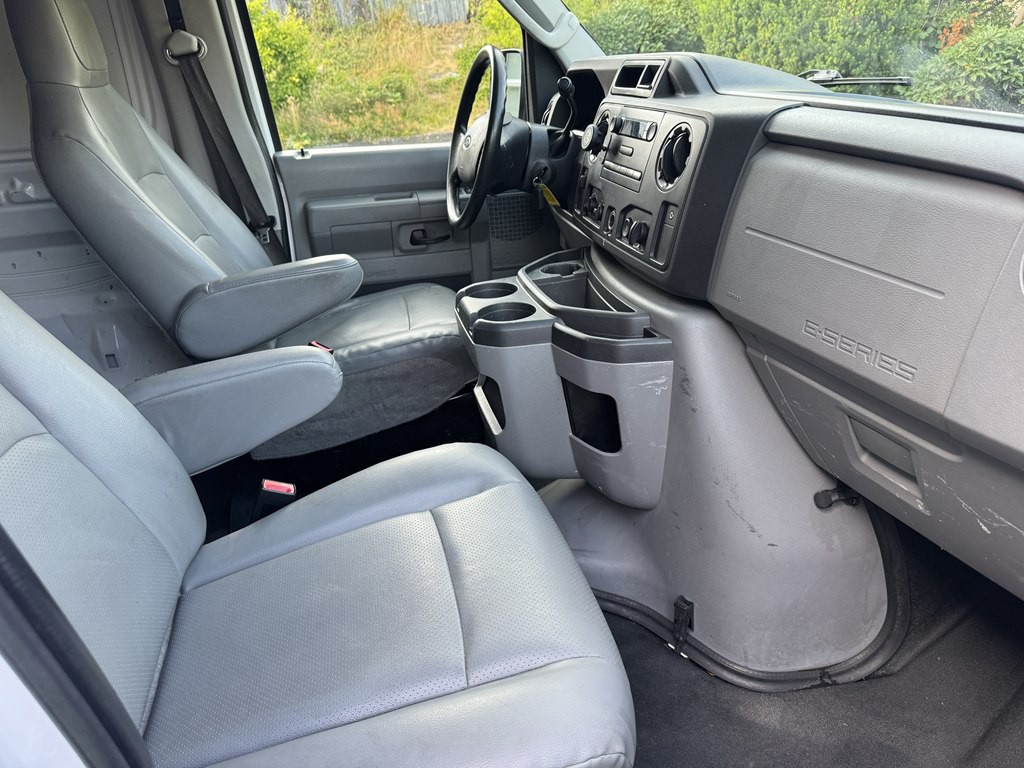 2013 Ford Econoline Image 15