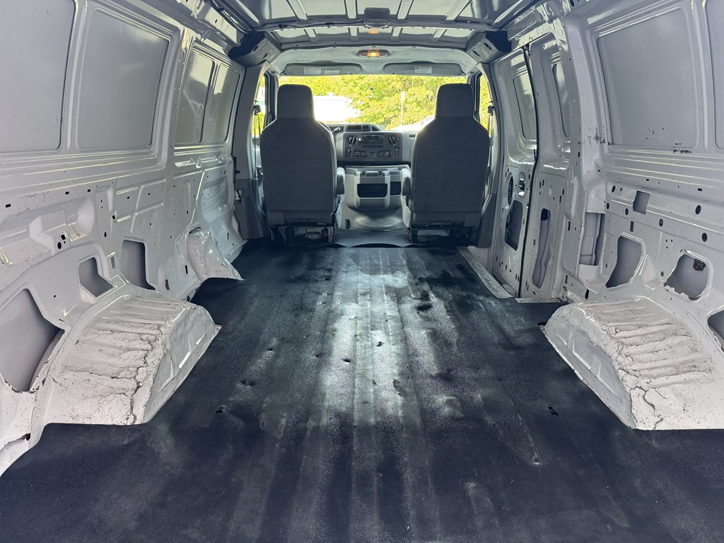 2013 Ford Econoline Image 17