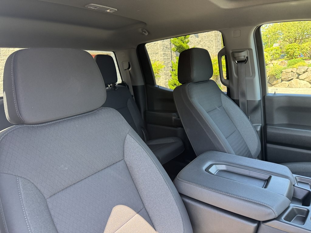 2025 Chevrolet Silverado 1500 Image 17