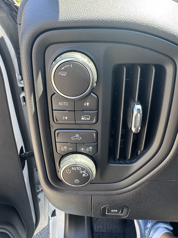 2025 Chevrolet Silverado 1500 Image 22