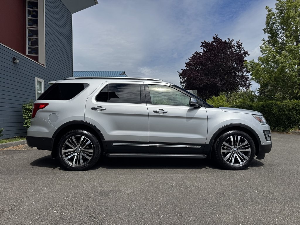 2017 Ford Explorer Image 2