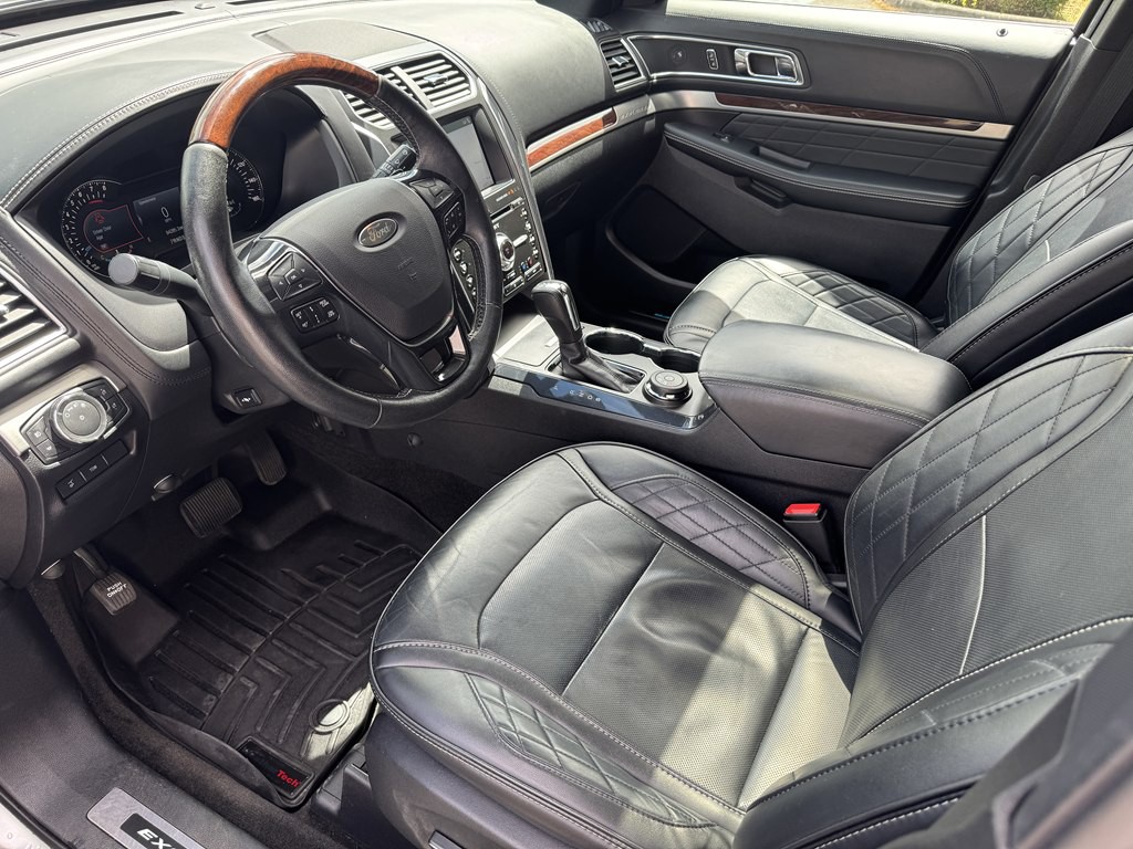 2017 Ford Explorer Image 14