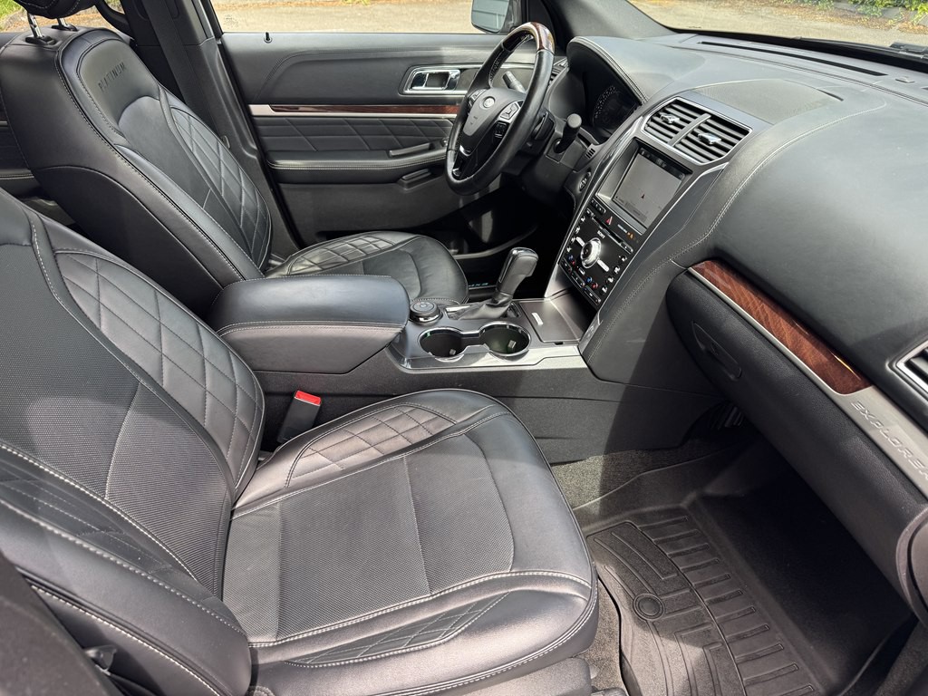 2017 Ford Explorer Image 16