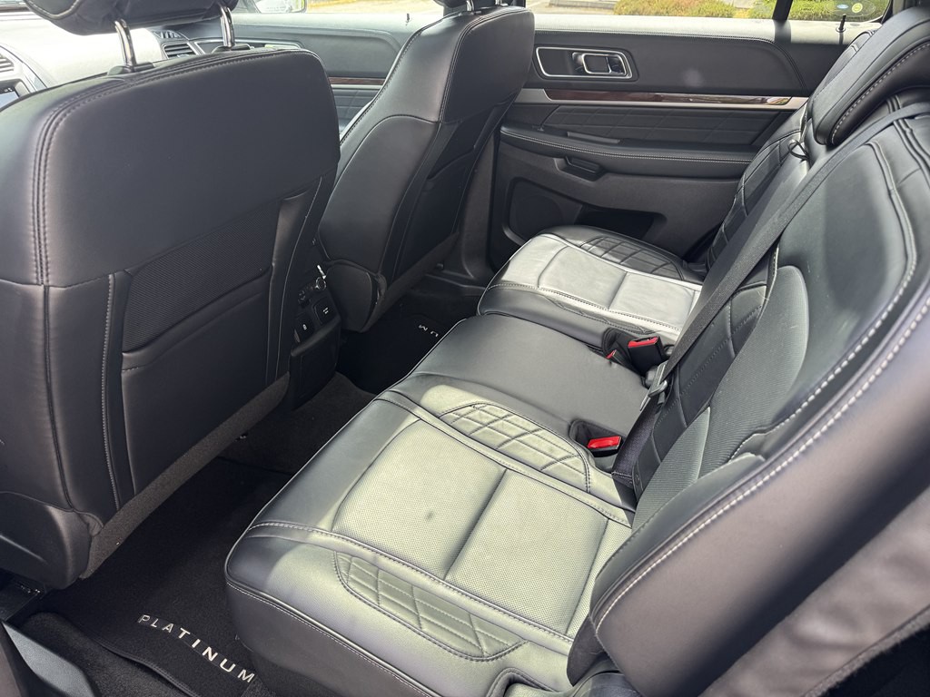 2017 Ford Explorer Image 18