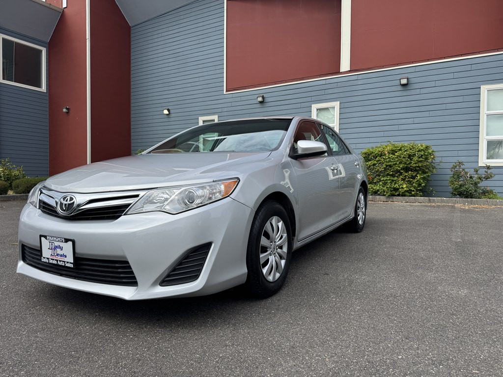 2013 Toyota Camry Image 4