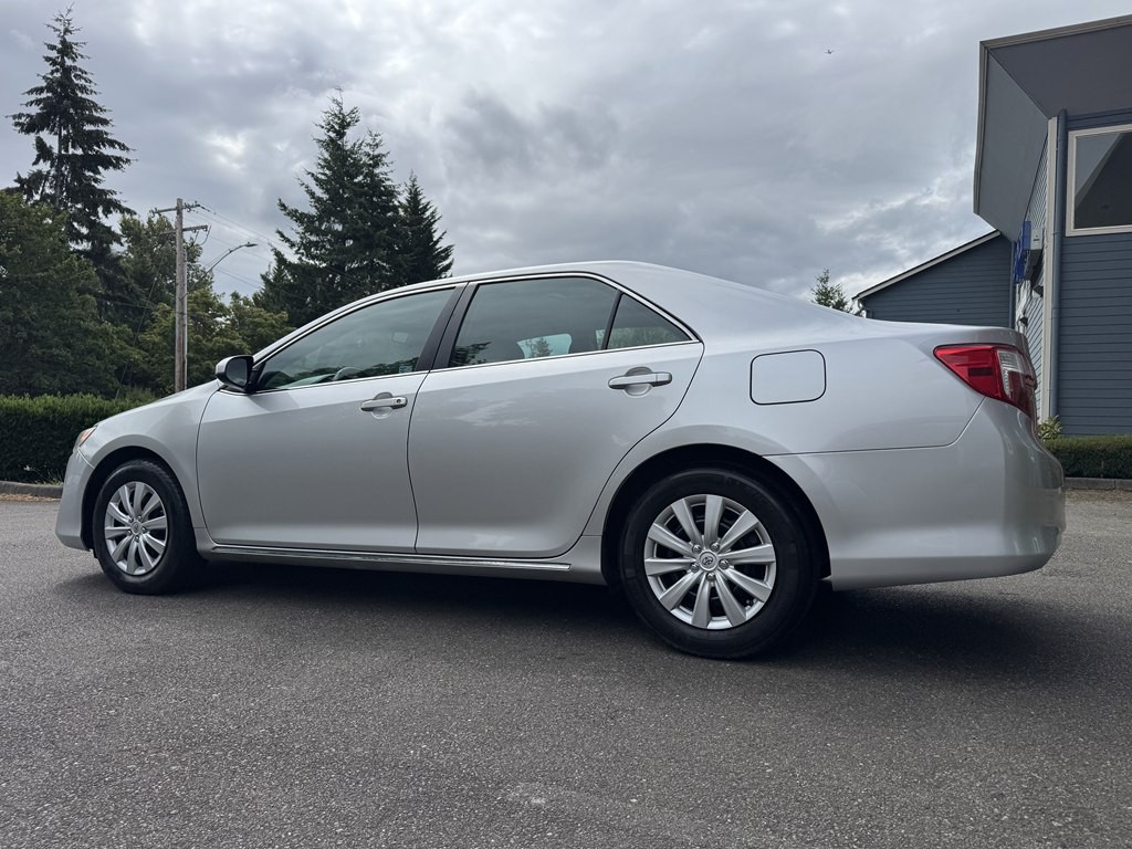2013 Toyota Camry Image 5