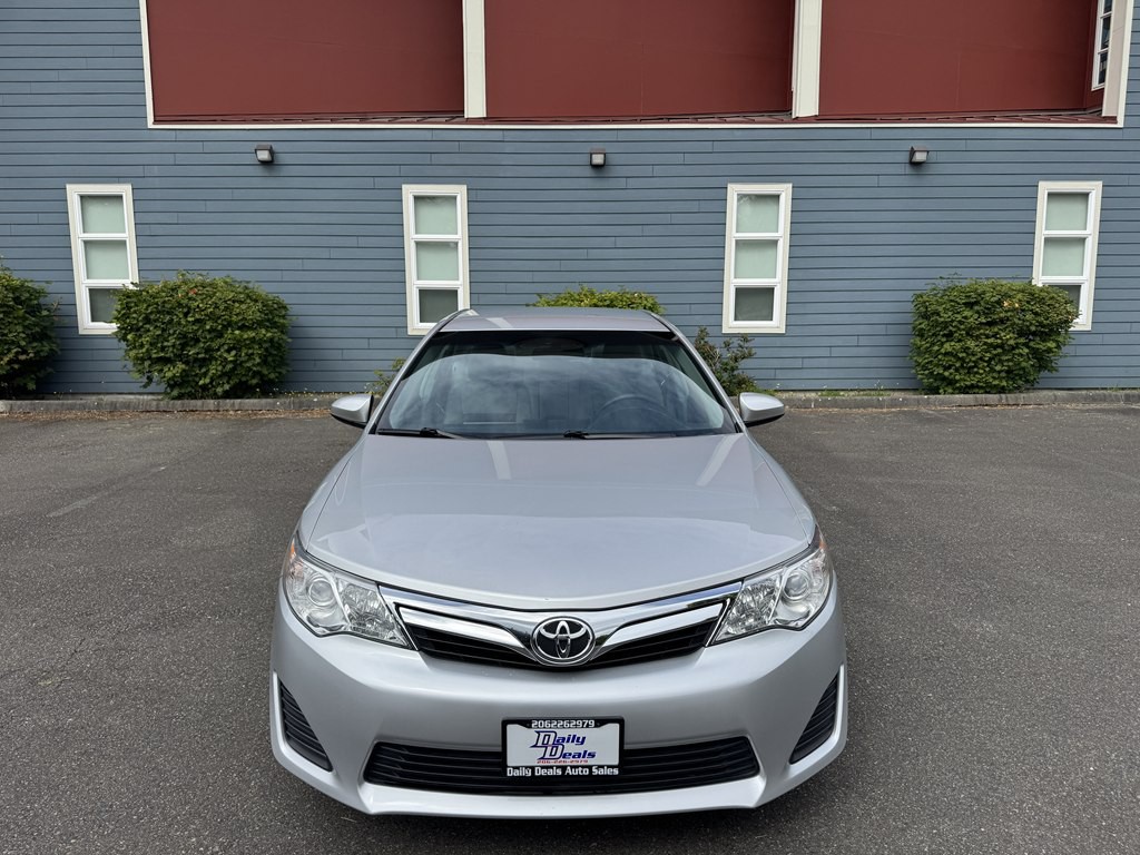 2013 Toyota Camry Image 9