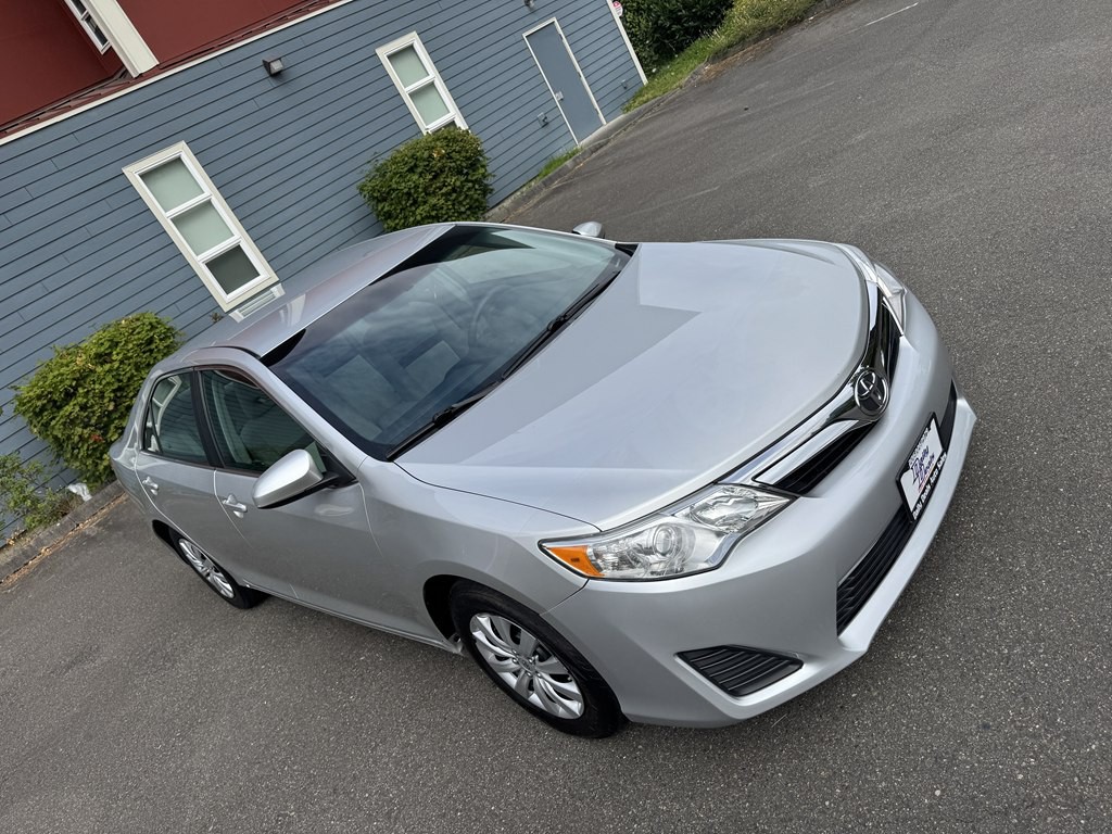2013 Toyota Camry Image 11
