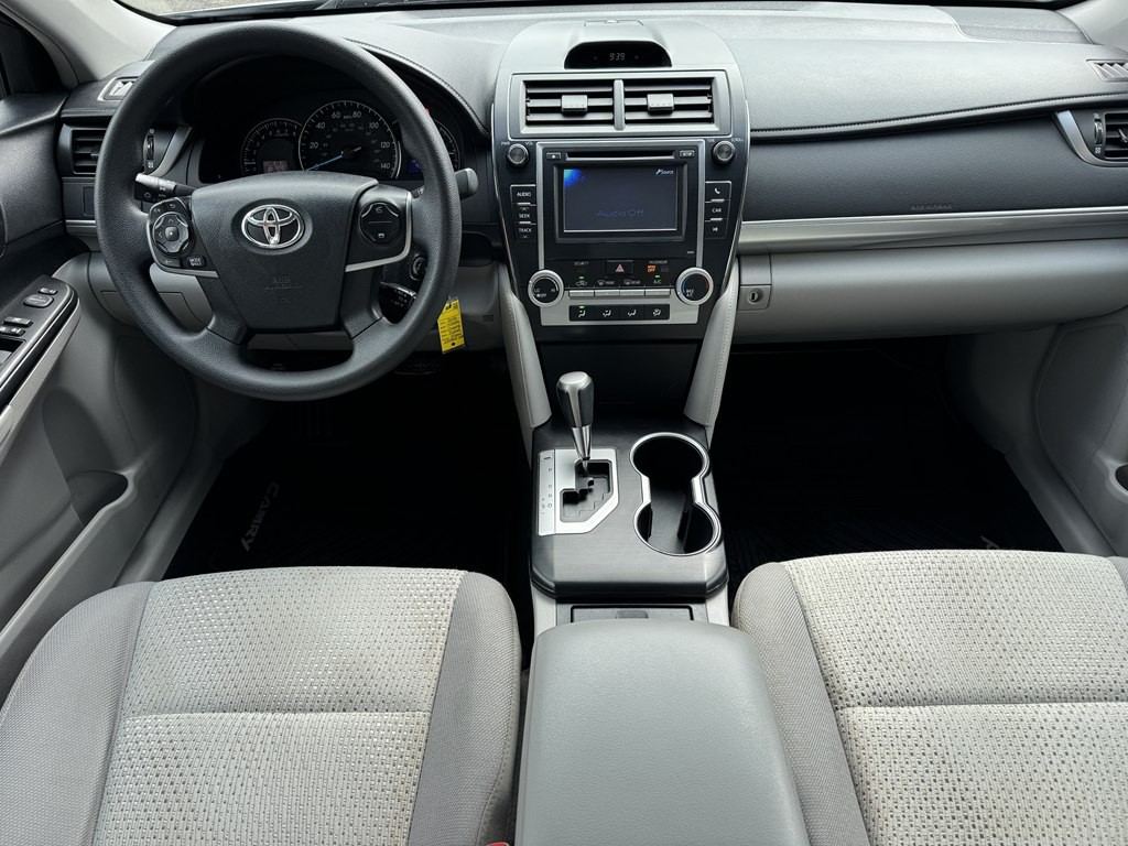 2013 Toyota Camry Image 13