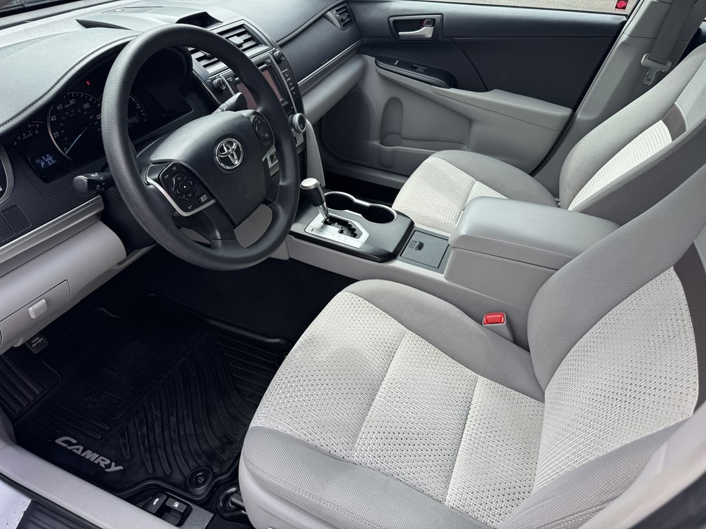 2013 Toyota Camry Image 14