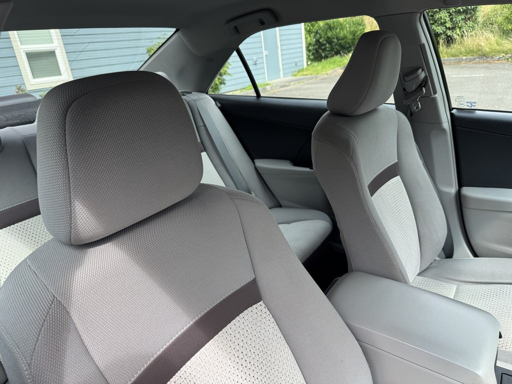 2013 Toyota Camry Image 17