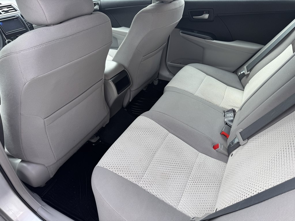 2013 Toyota Camry Image 18