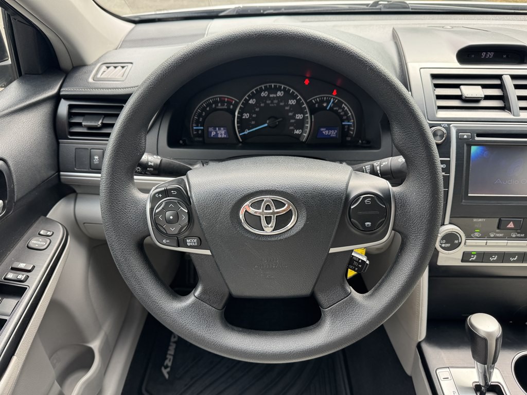 2013 Toyota Camry Image 20