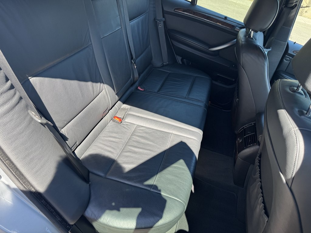 2004 BMW X5 Image 21