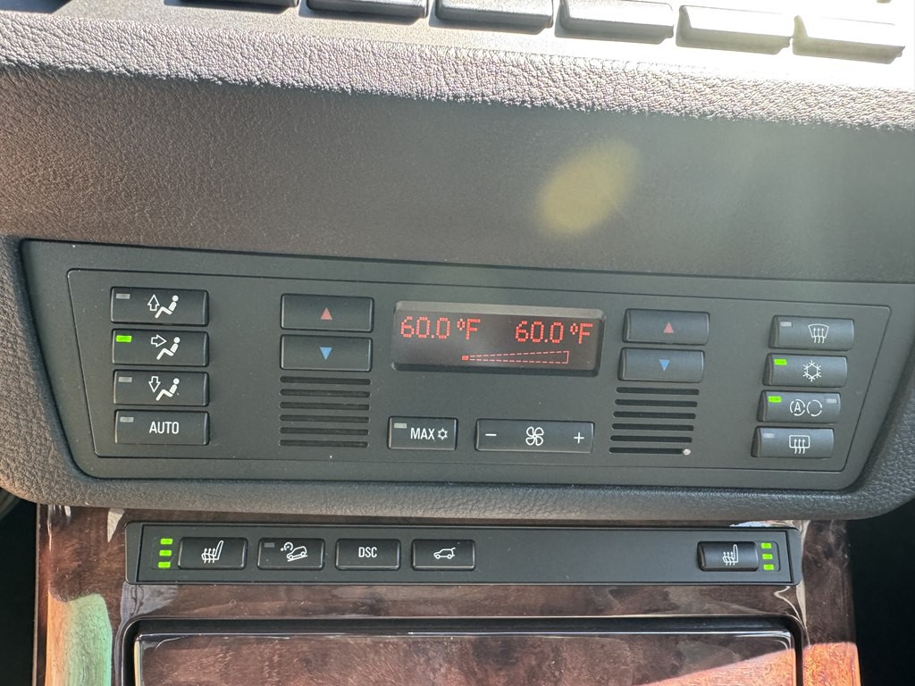 2004 BMW X5 Image 24