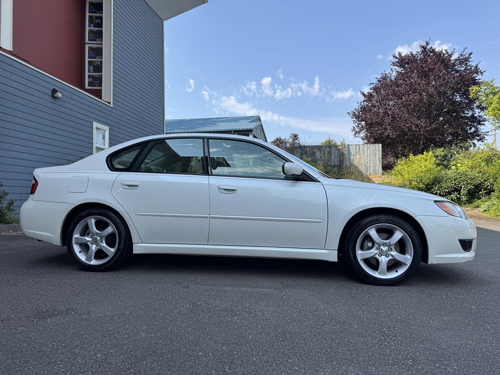2009 Subaru Legacy Image 2