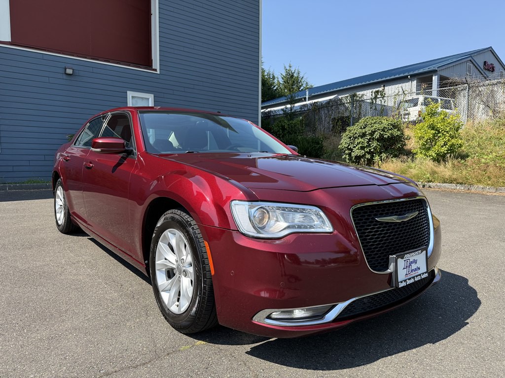 2016 Chrysler 300 Image 2
