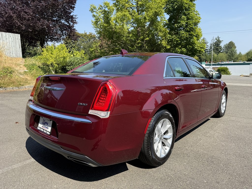 2016 Chrysler 300 Image 5