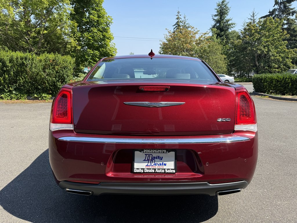 2016 Chrysler 300 Image 6