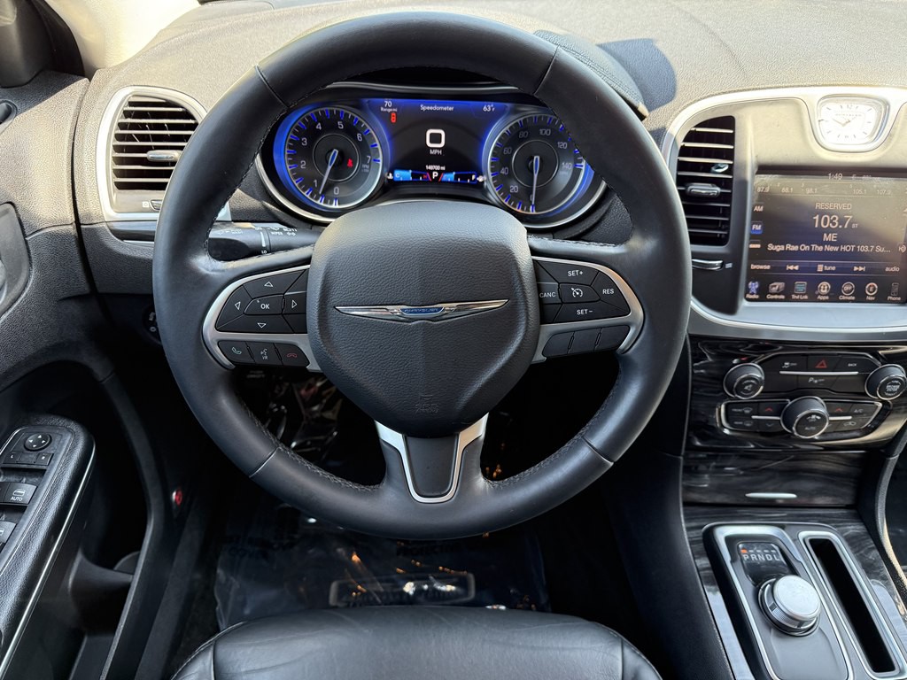 2016 Chrysler 300 Image 14