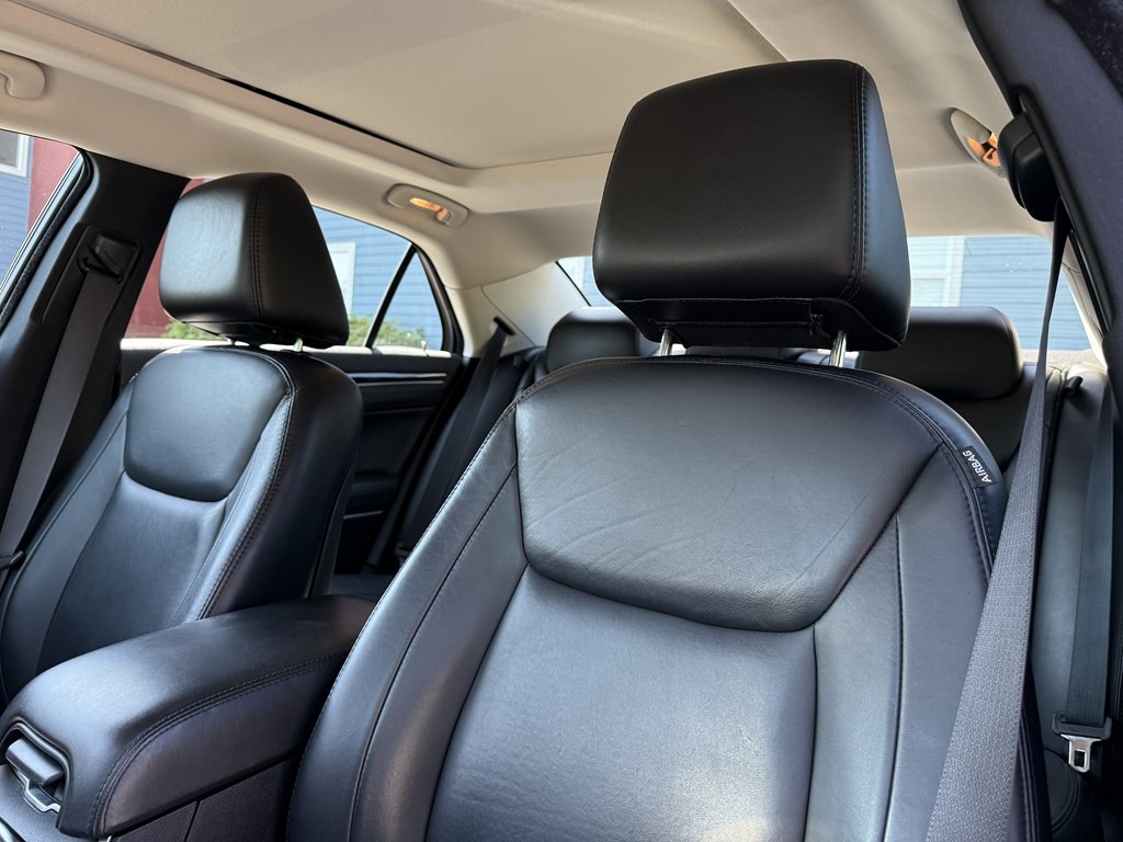 2016 Chrysler 300 Image 16