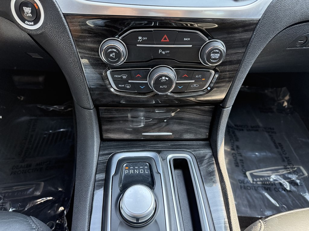 2016 Chrysler 300 Image 24