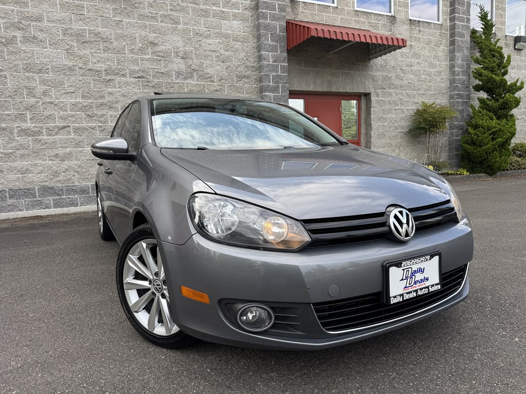 2012 Volkswagen Golf Image 1
