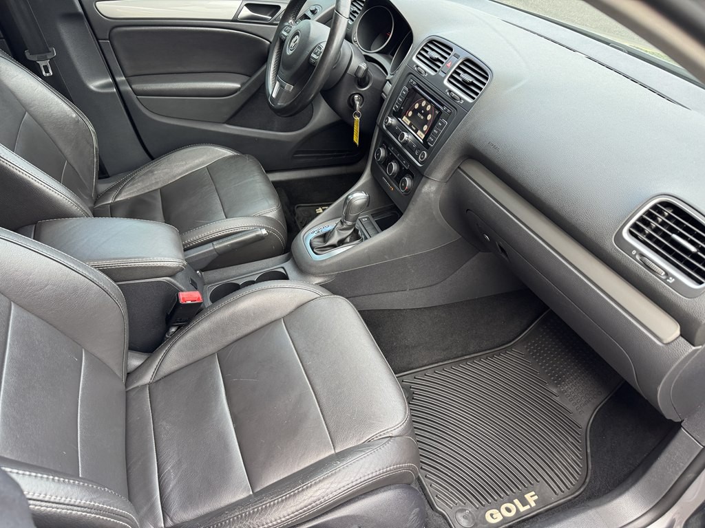 2012 Volkswagen Golf Image 18