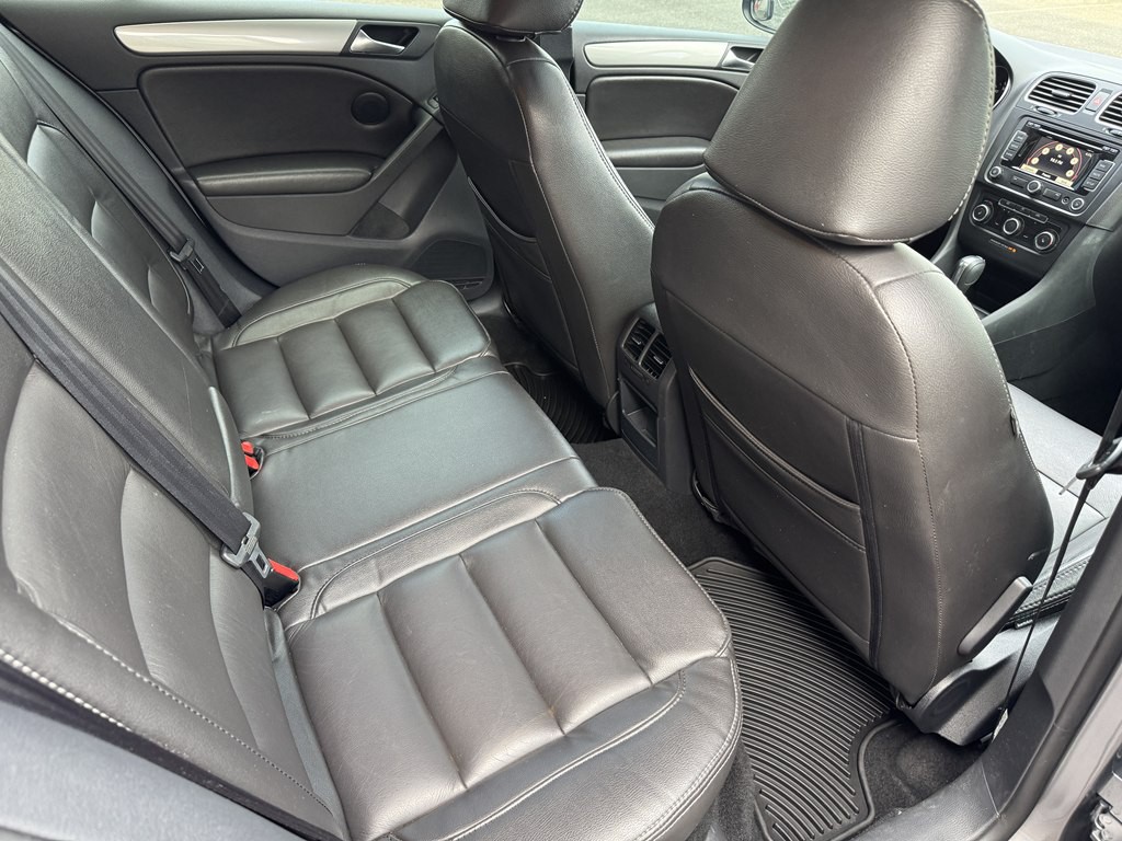 2012 Volkswagen Golf Image 21