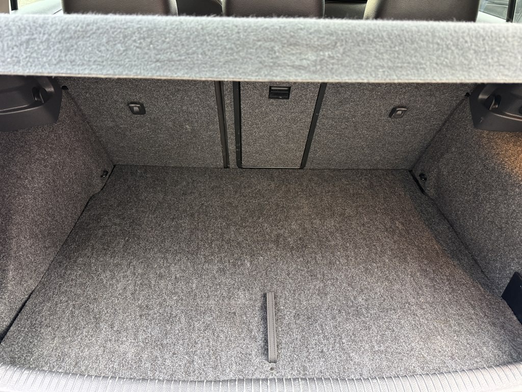 2012 Volkswagen Golf Image 25