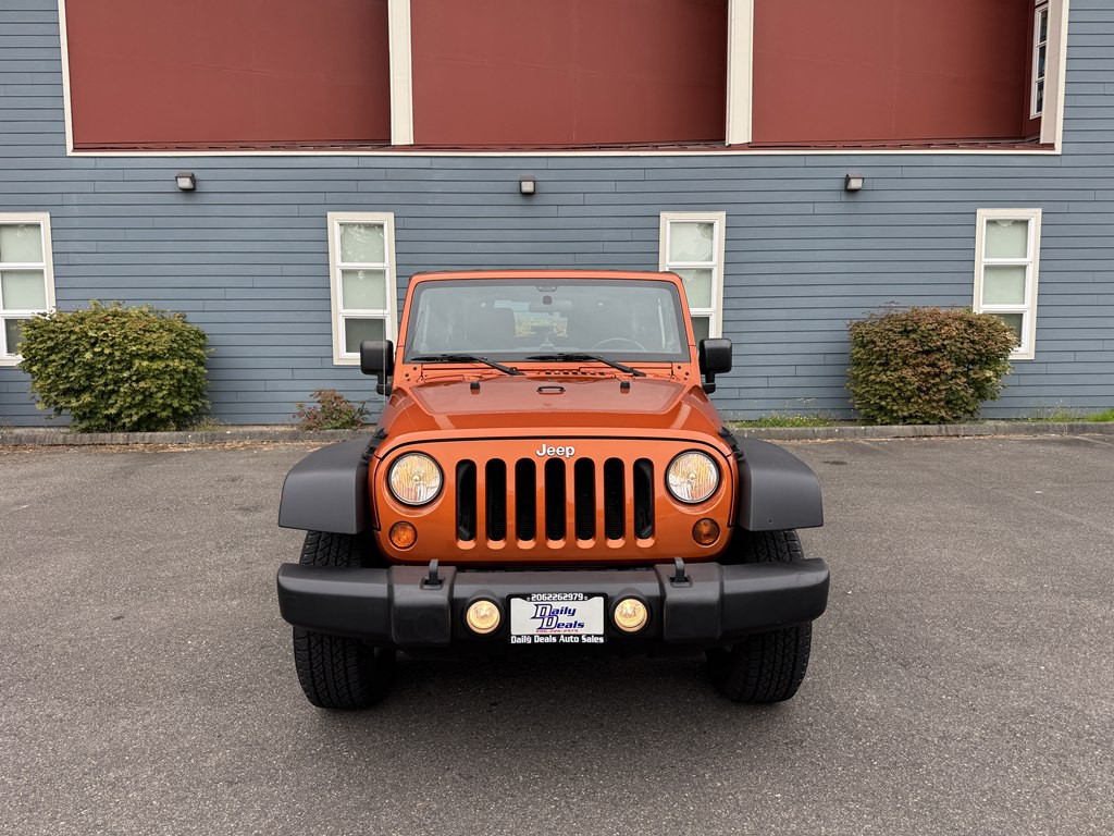 2011 Jeep Wrangler Image 9