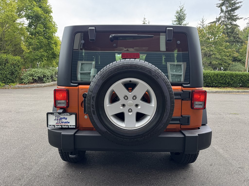 2011 Jeep Wrangler Image 10