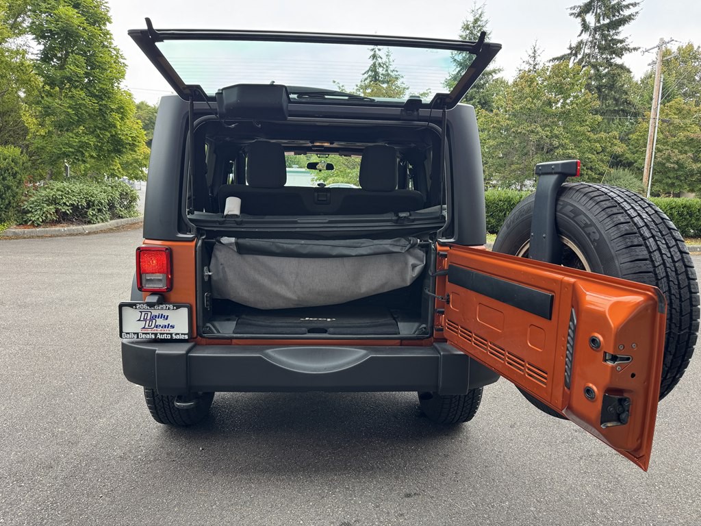 2011 Jeep Wrangler Image 11
