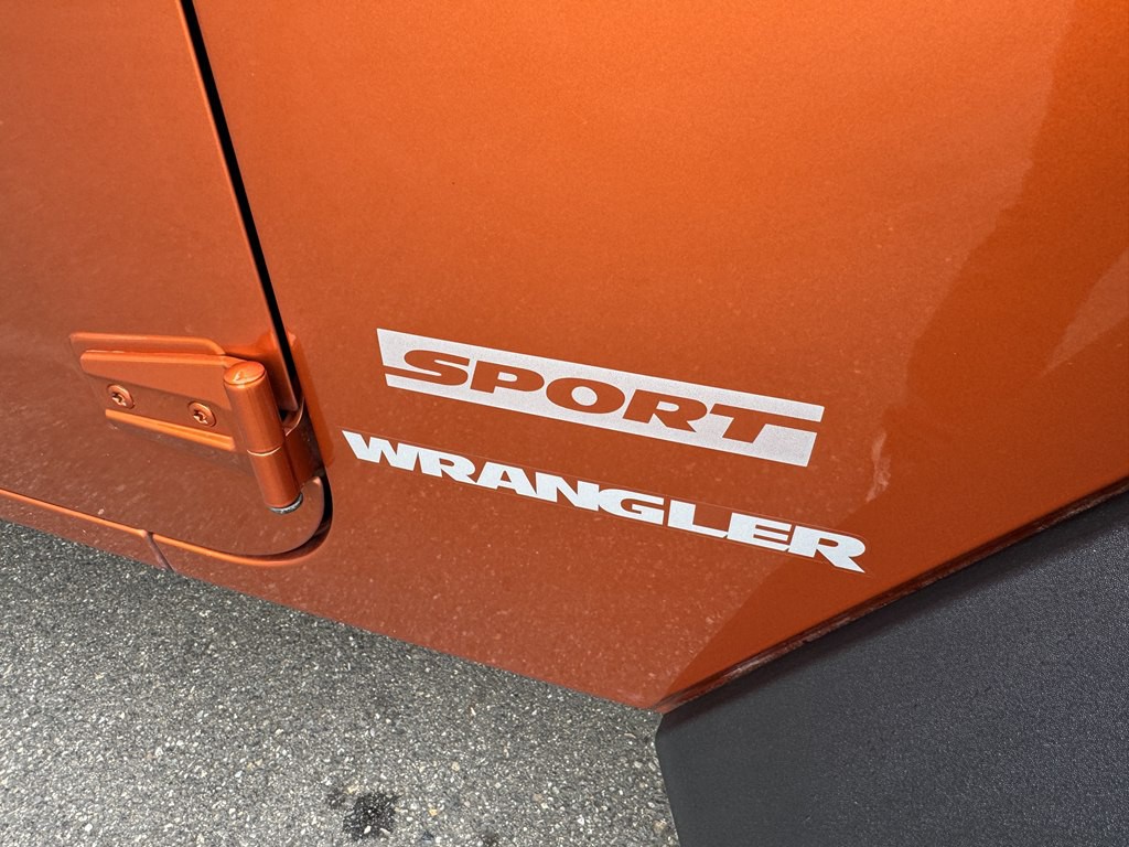 2011 Jeep Wrangler Image 13