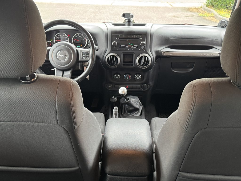 2011 Jeep Wrangler Image 15