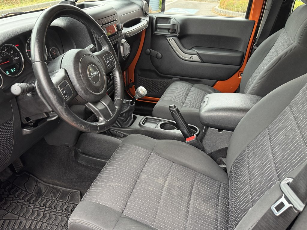 2011 Jeep Wrangler Image 16