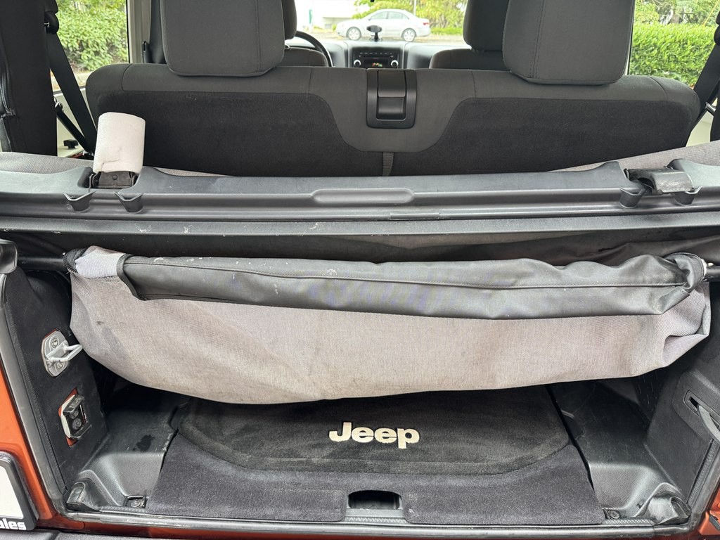 2011 Jeep Wrangler Image 21